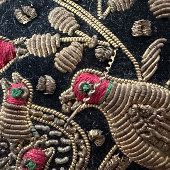 Vintage intricate and exquisite zardozi bag, hand made in India. - Picture 5 of 15
